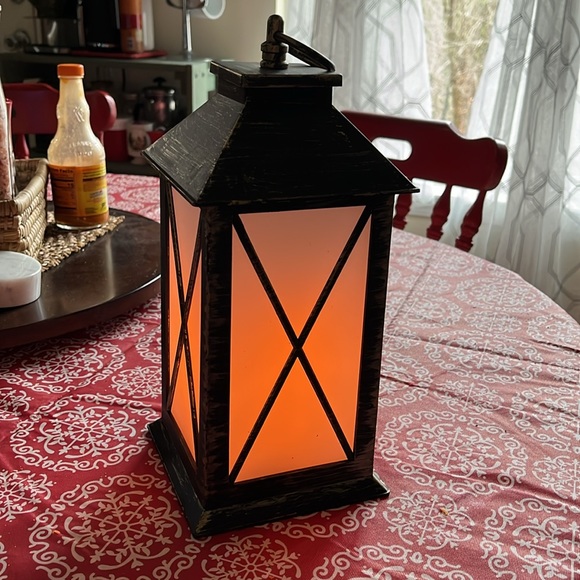 Set 2 new flickering battery operated lanterns - Picture 7 of 10